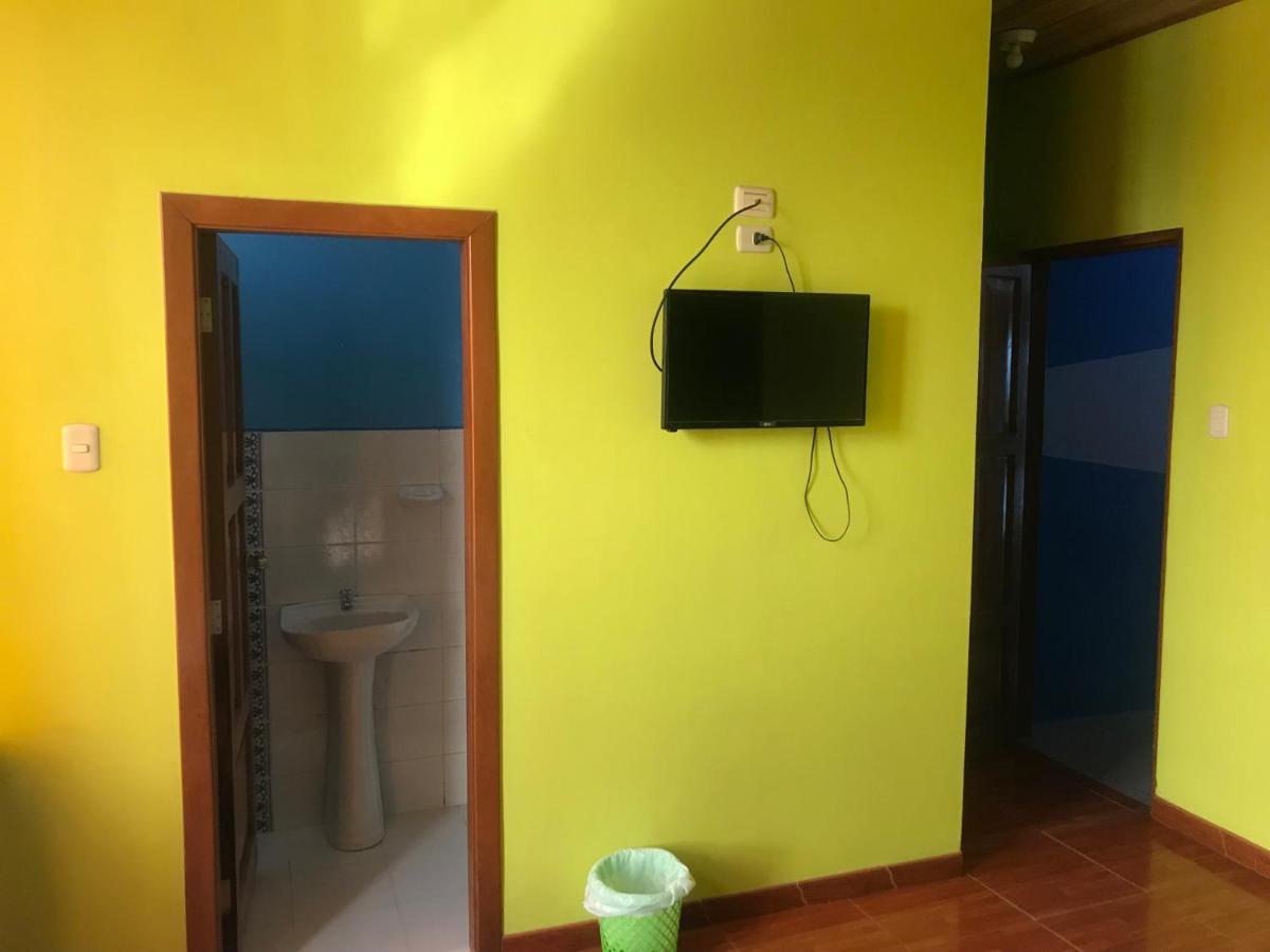 Amazon Dream Hostel With Ac And Starlink Iquitos Exteriör bild